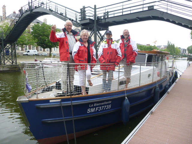 La Bienveillante péniche solidaire à Nantes